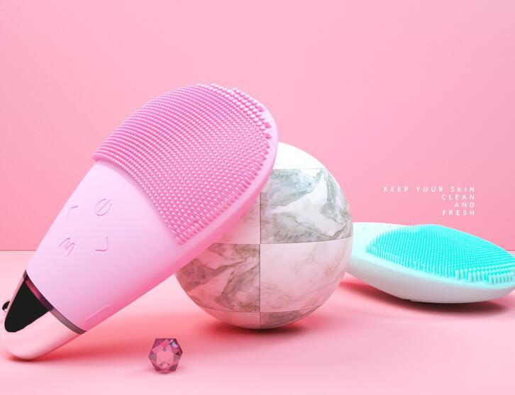 Electric Facial Cleansing Brush